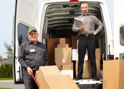 Van moving service and customer booking terms in the UK